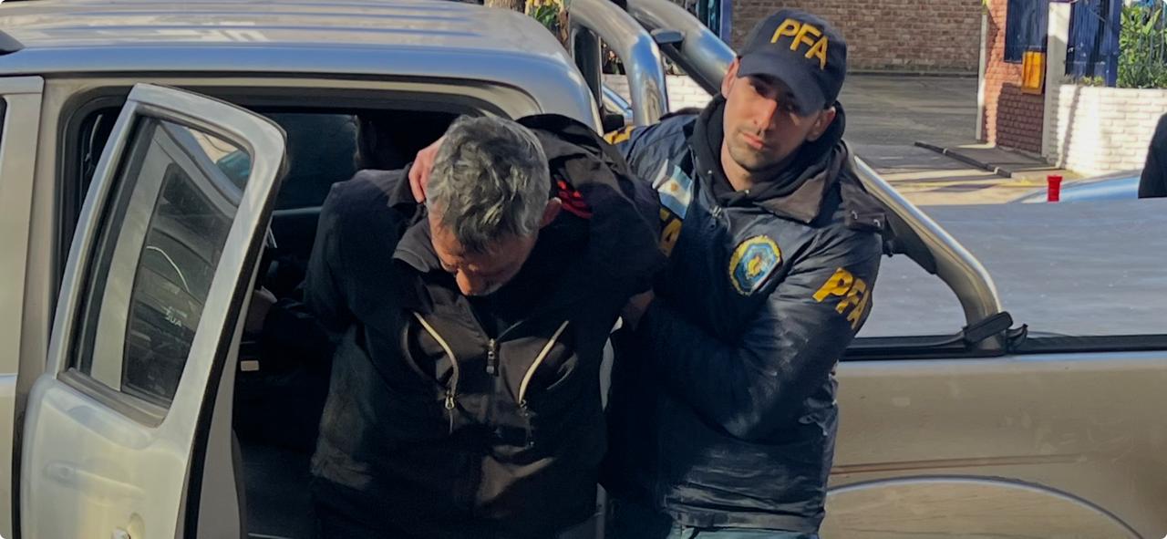 Detuvieron a “Bebote” Álvarez: el exjefe de la barra de Independiente quedó involucrado en una causa narco