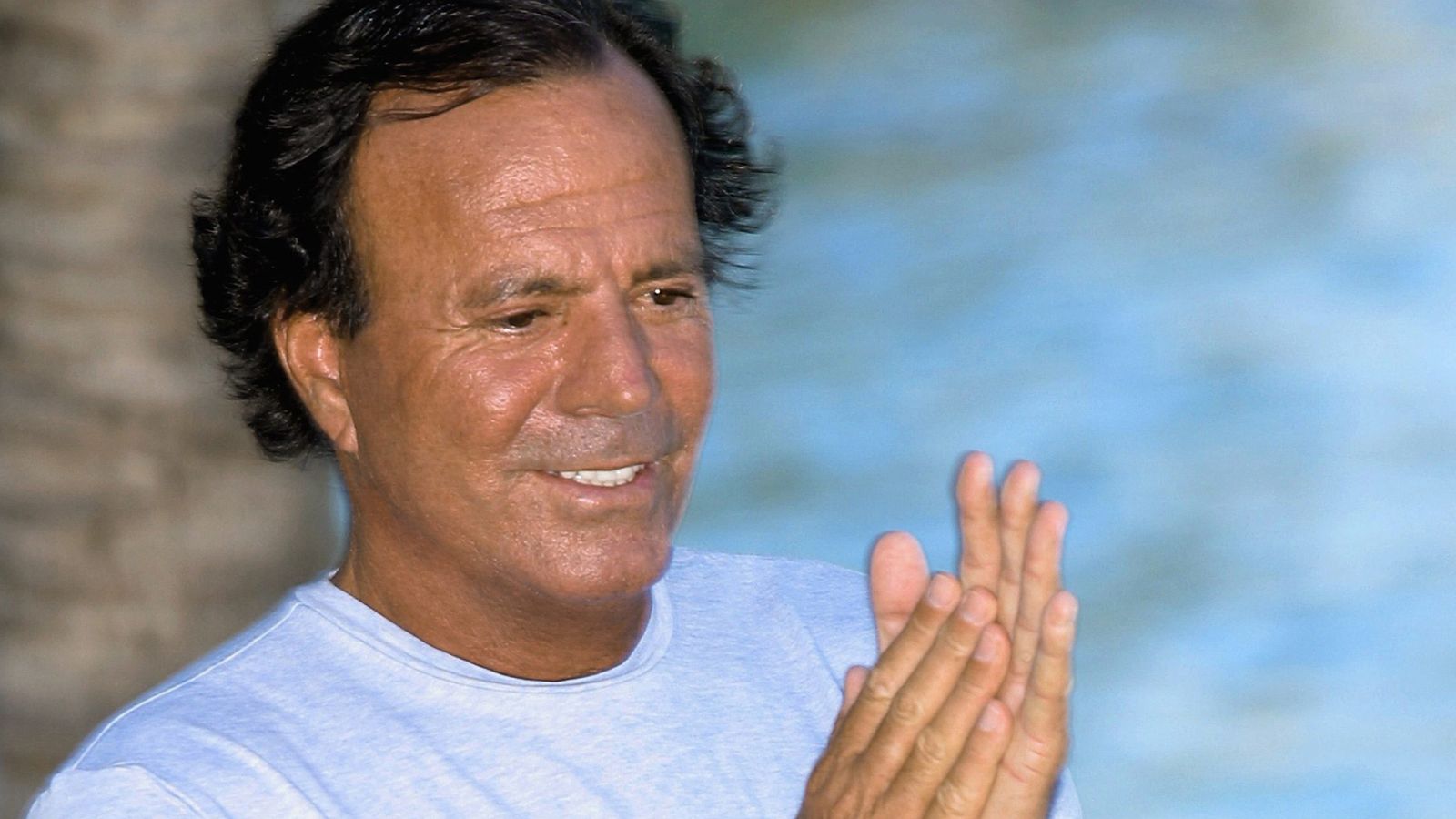Julio Iglesias: denuncias y juicio por abuso y explotación laboral